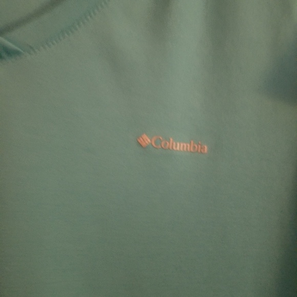Columbia  Sportswear Top - Picture 2 of 8